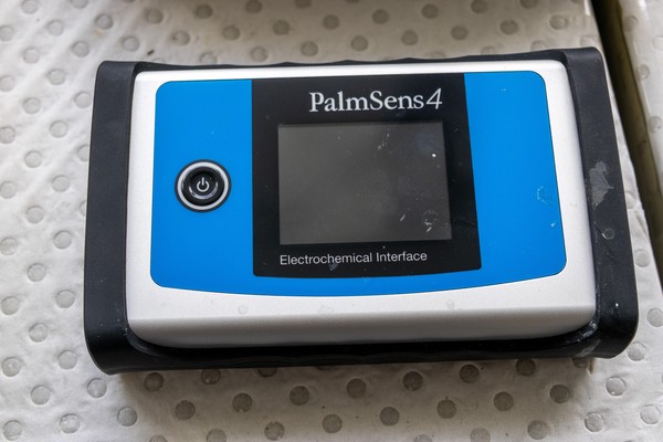 Palmsens convenient potentiostat